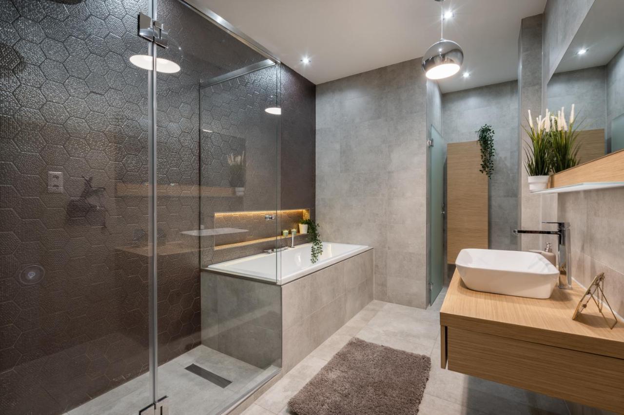 Buenos Boutique - A/C, 2 Bathrms, Amazing View Apartment บูดาเปสต์ ภายนอก รูปภาพ
