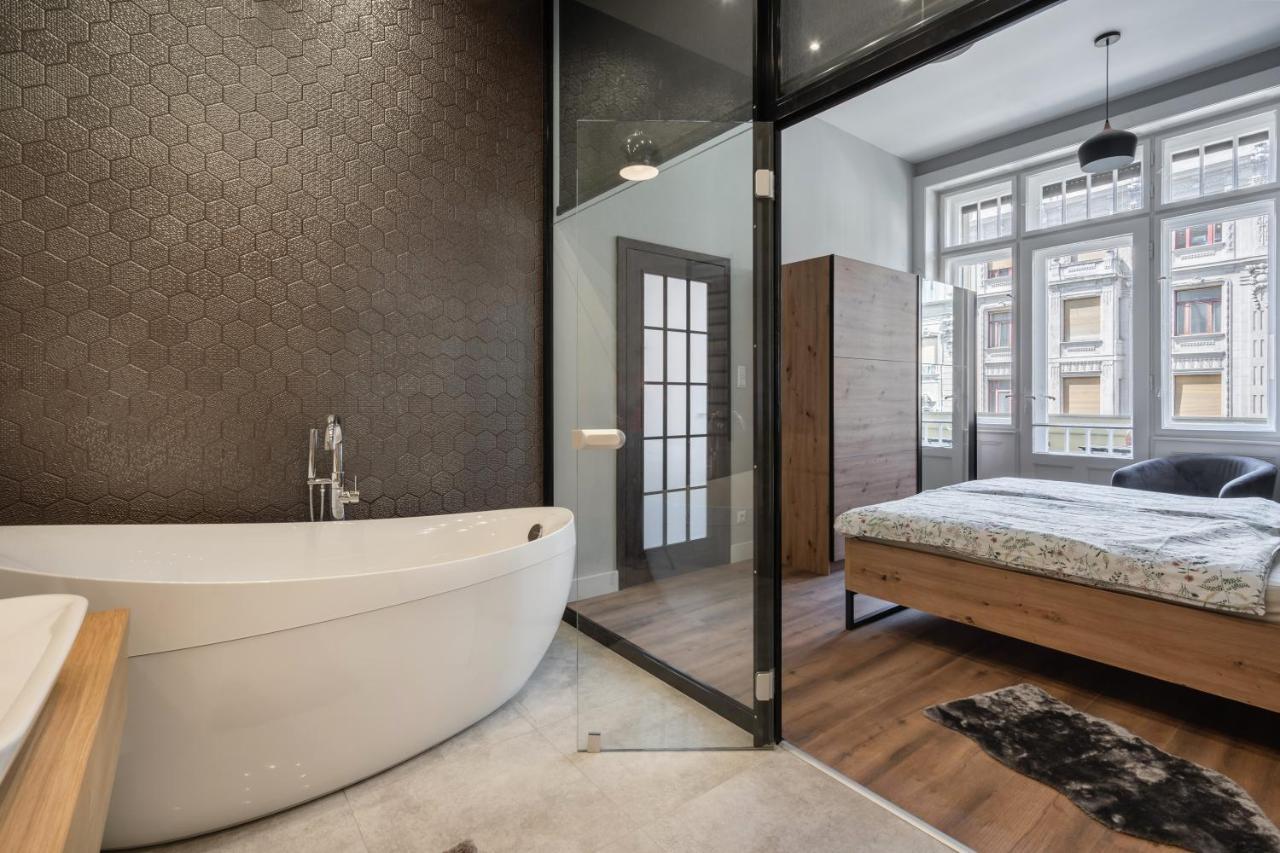 Buenos Boutique - A/C, 2 Bathrms, Amazing View Apartment บูดาเปสต์ ภายนอก รูปภาพ