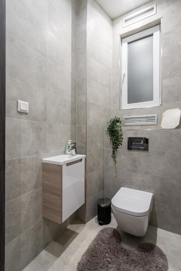 Buenos Boutique - A/C, 2 Bathrms, Amazing View Apartment บูดาเปสต์ ภายนอก รูปภาพ